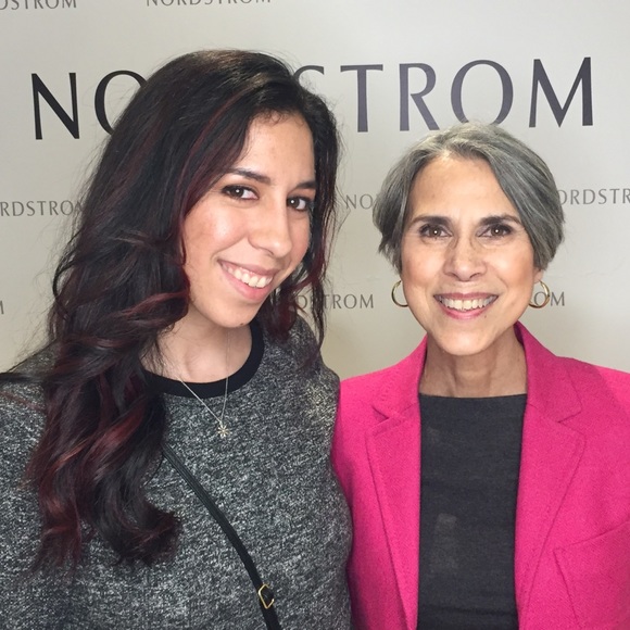 Meet your Posher, Jessica - Picture 1 of 4